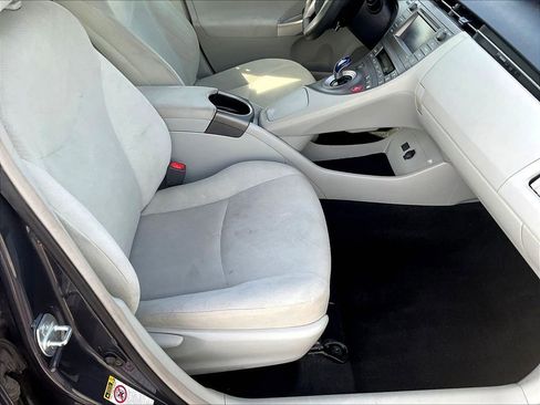 Used 2015 Toyota Prius Two FWD image 29