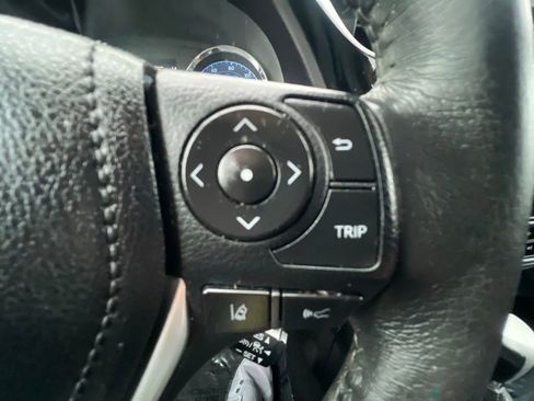 Used 2017 Toyota Corolla SE FWD image 50
