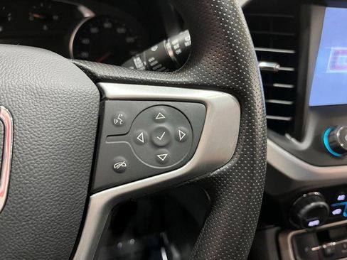 Certified 2023 GMC Acadia SLE w/ Driver Convenience Package image 30