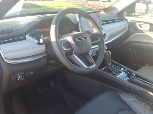 Certified 2023 Jeep Compass Limited AWD/4WD image 7