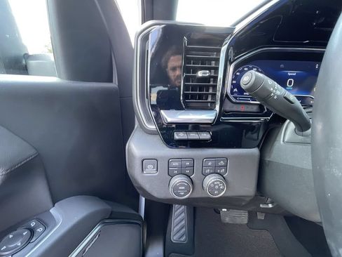 Used 2025 Chevrolet Silverado 2500 High Country w/ Technology Package AWD/4WD image 17