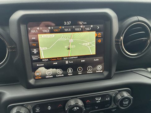 Used 2021 Jeep Wrangler Unlimited Sahara image 20