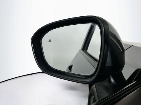 Used 2023 Nissan Rogue SV image 16