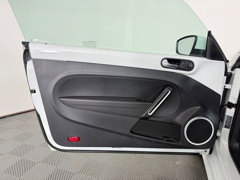 Used 2019 Volkswagen Beetle 2.0T SE image 19