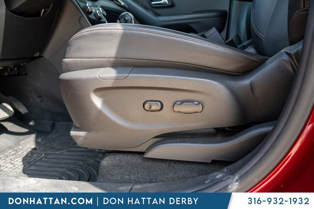 Used 2022 Chevrolet Trax LT w/ Sport Edition FWD image 17