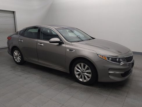 Used 2016 Kia Optima EX image 11
