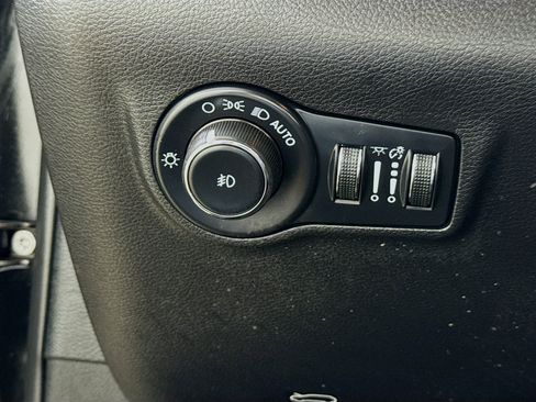 Used 2022 Jeep Compass Latitude AWD/4WD image 12