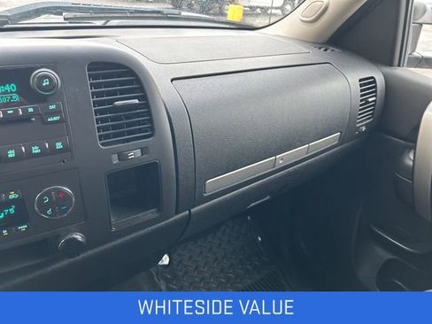 Used 2011 Chevrolet Silverado 2500 LT w/ Interior Plus Package image 4