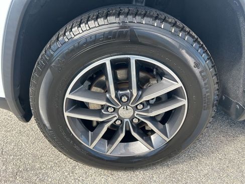 Used 2018 Jeep Grand Cherokee Limited w/ Mopar Chrome Edition Group image 17