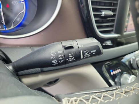 Used 2023 Chrysler Voyager LX FWD image 31