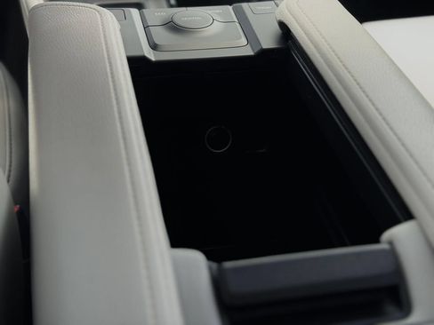 Certified 2024 Toyota Grand Highlander FWD image 20