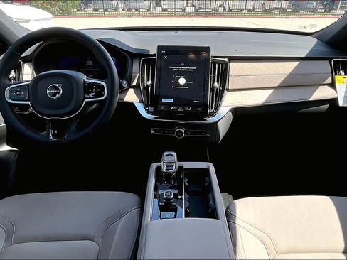 New 2026 Volvo XC90 B5 Plus w/ Protection Package Premier image 8