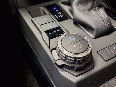 New 2026 Toyota 4Runner Limited AWD/4WD image 18