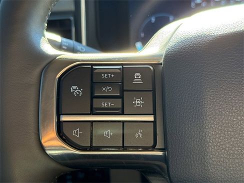 Used 2025 Ford F450 Platinum w/ Platinum Plus Package image 28