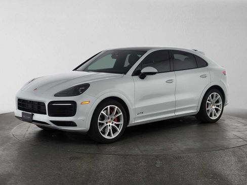 Used 2022 Porsche Cayenne GTS AWD/4WD image 7
