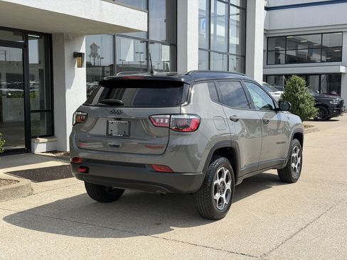 Used 2022 Jeep Compass Trailhawk w/ Trailhawk Convenience Group AWD/4WD image 4
