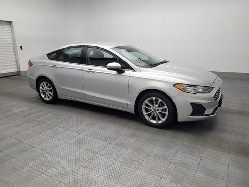 Used 2019 Ford Fusion SE FWD image 11