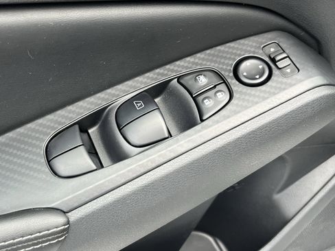 Used 2024 Nissan Altima 2.5 SV w/ SV Premium Package image 15