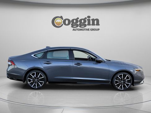 New 2025 Honda Accord Touring image 6