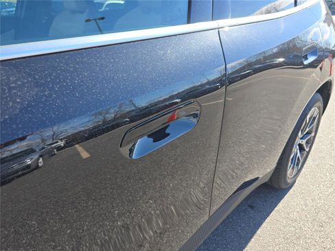 Used 2025 BMW X3 xDrive30i w/ Convenience Package image 12