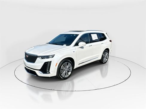 Used 2025 Cadillac XT6 Premium Luxury w/ Technology Package image 4