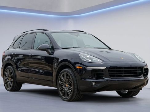 Used 2016 Porsche Cayenne S image 8