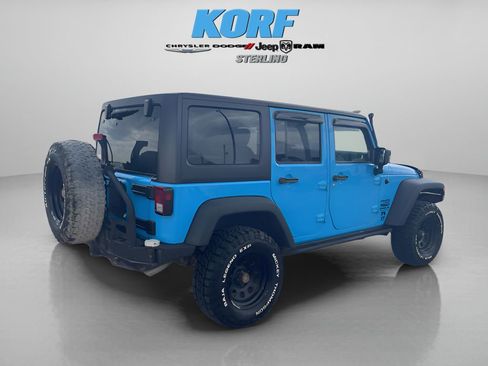 Used 2017 Jeep Wrangler Unlimited Rubicon w/ Connectivity Group image 5