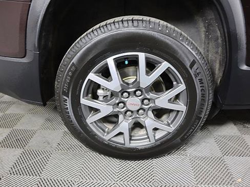 Used 2020 GMC Acadia SLE image 17