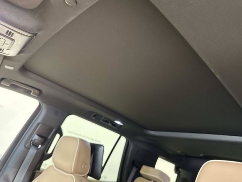 Used 2023 Chevrolet Tahoe Premier w/ Premium Package AWD/4WD image 22