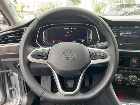 Used 2022 Volkswagen Jetta SEL FWD image 14