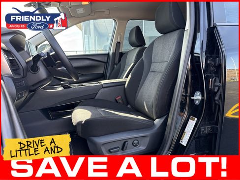 Used 2024 Nissan Rogue SV FWD image 16