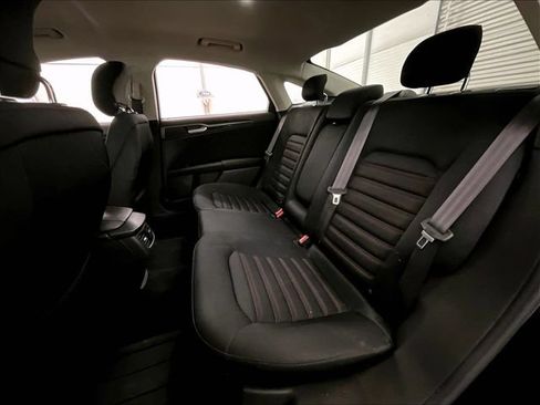 Used 2013 Ford Fusion SE FWD image 25