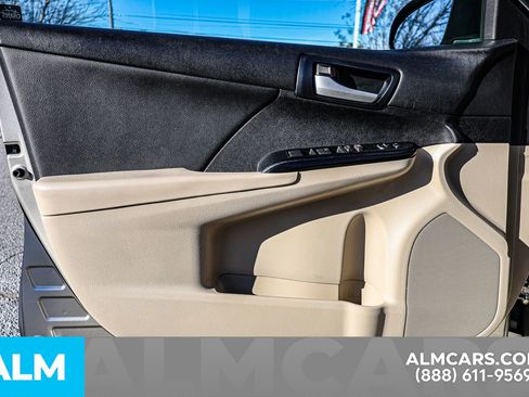 Used 2014 Toyota Camry LE image 42