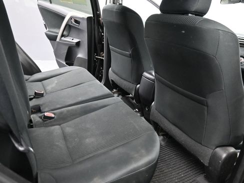 Used 2017 Toyota RAV4 LE image 17