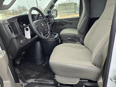 New 2025 Chevrolet Express 2500 Extended w/ Enhanced Convenience Package image 14
