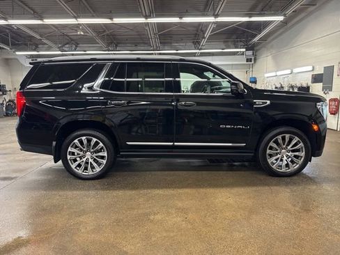 Used 2021 GMC Yukon Denali w/ Denali Premium Package AWD/4WD image 7