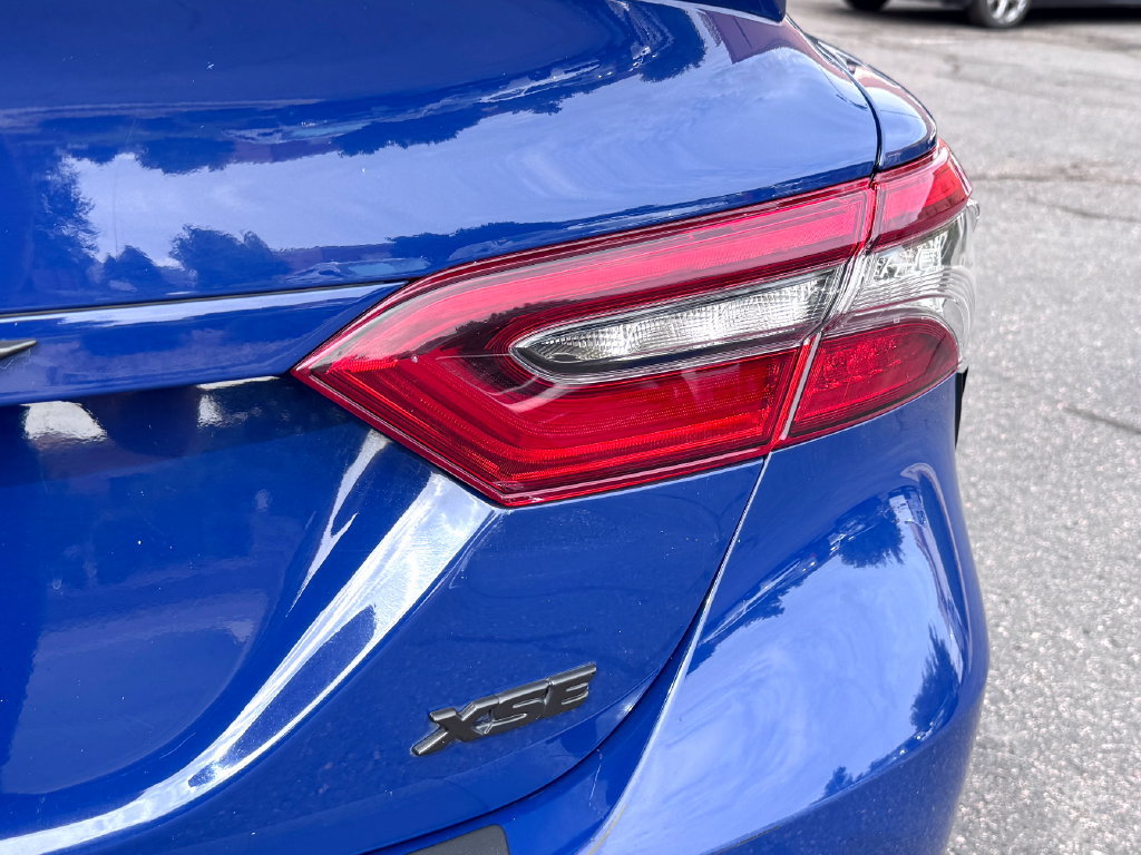 Used 2023 Toyota Camry XSE FWD image 9