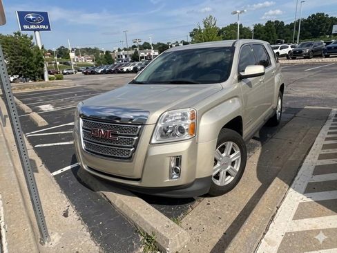 Used 2015 GMC Terrain SLE FWD image 2