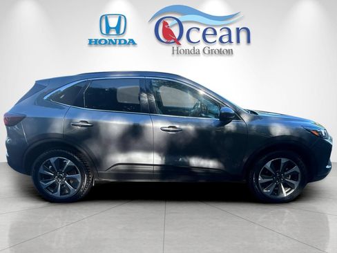 Used 2024 Ford Escape Platinum AWD/4WD image 2