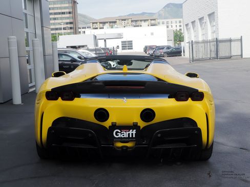 Used 2022 Ferrari SF90 Spider AWD/4WD image 4