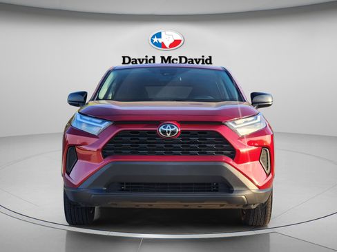 Used 2025 Toyota RAV4 LE image 8