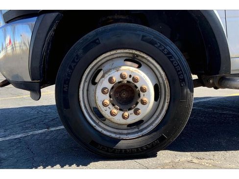 Used 2011 RAM 4500 4x4 Crew Cab w/ ST Decor Group image 9