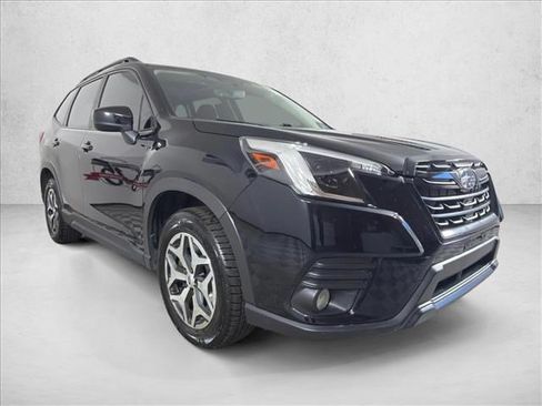 Used 2023 Subaru Forester Premium AWD/4WD image 1