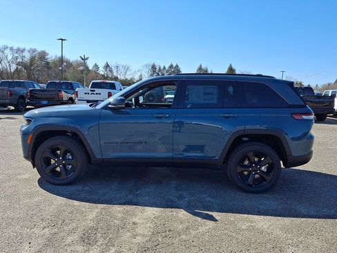 New 2026 Jeep Grand Cherokee Limited w/ Limited Altitude Package AWD/4WD image 5