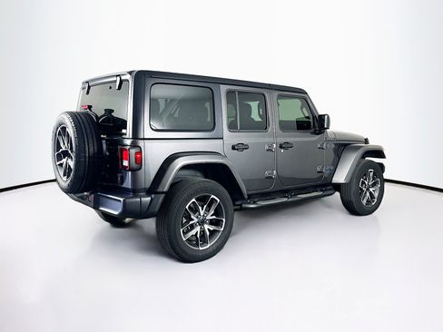 Used 2024 Jeep Wrangler Unlimited AWD/4WD image 9