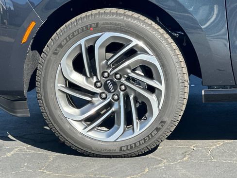 New 2026 Lincoln Navigator L Reserve AWD/4WD image 26