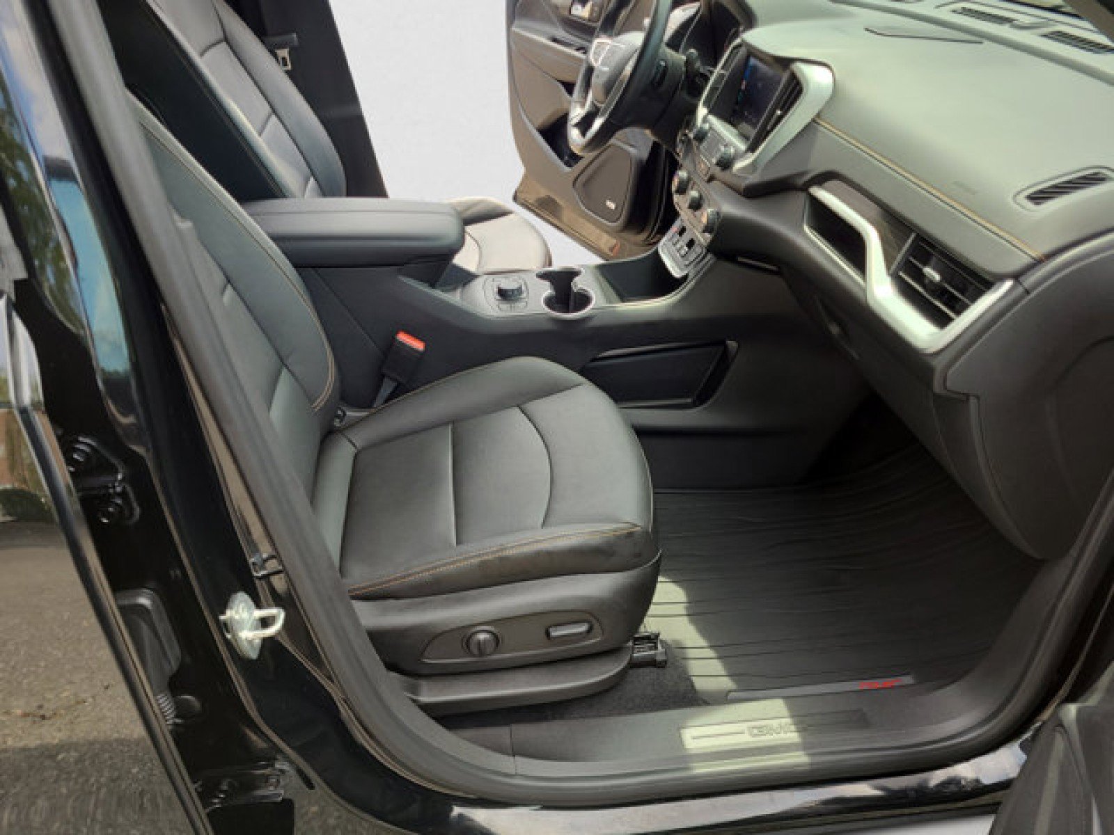 Used 2021 GMC Terrain SLT w/ Infotainment Package II AWD/4WD image 20