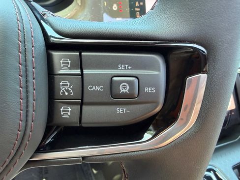 Used 2025 Jeep Wagoneer S Limited AWD/4WD image 17