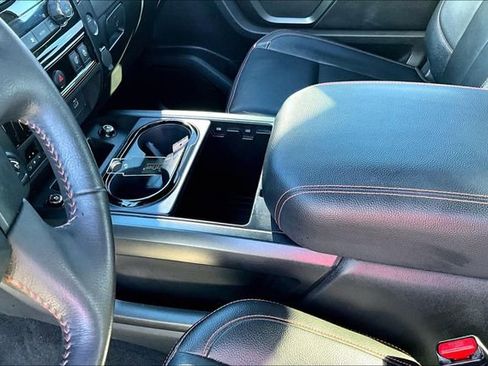 Used 2024 Nissan Titan PRO-4X w/ Pro-4x Convenience Package image 16