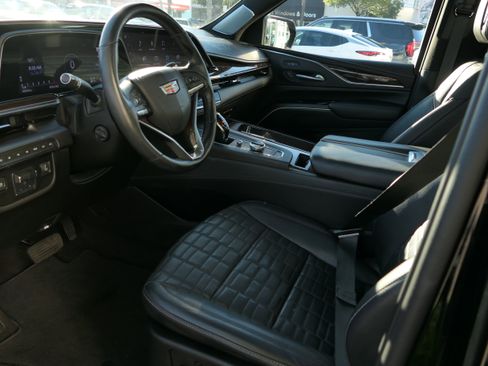 Certified 2023 Cadillac Escalade ESV Sport Platinum w/ Heavy-Duty Trailer Package image 13